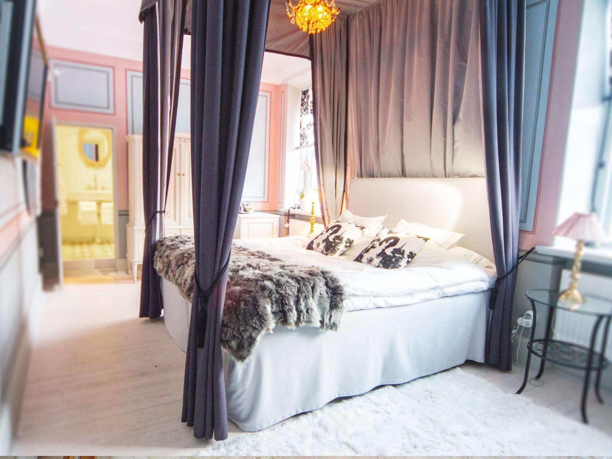 Goervaelns Slott Hotel Järfälla község Kültér fotó